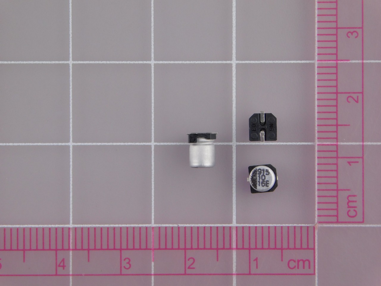Lot of 444 NIC COMPONENTS NACE100M16V4X5.5TR13F 10 µF 16 V Aluminum Electrolytic