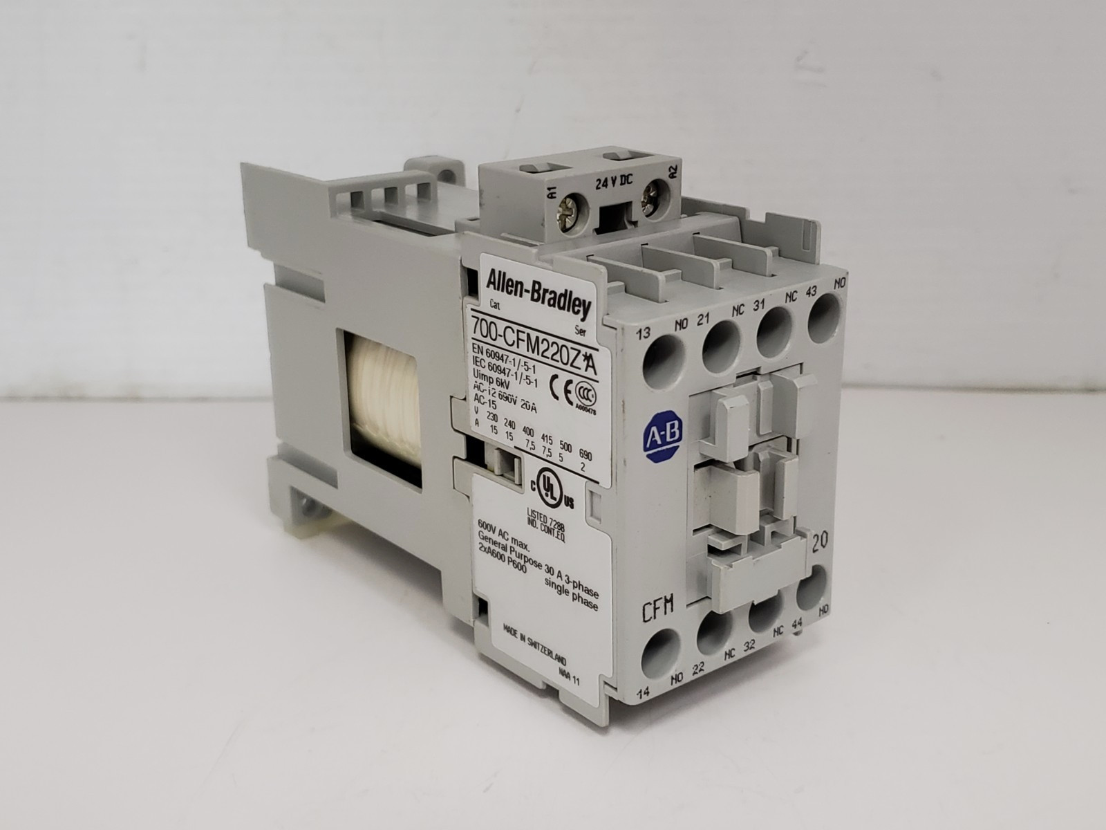 ALLEN BRADLEY 700-CFM220ZJ CONTROL RELAY 2 NO 2NC 24V DC SERIES A NNB