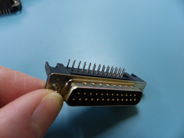 EDAC 621-025-260-012 Qty of 5 per Lot DB25M R/A D SUB PLUG RA .318 FP EDAC
