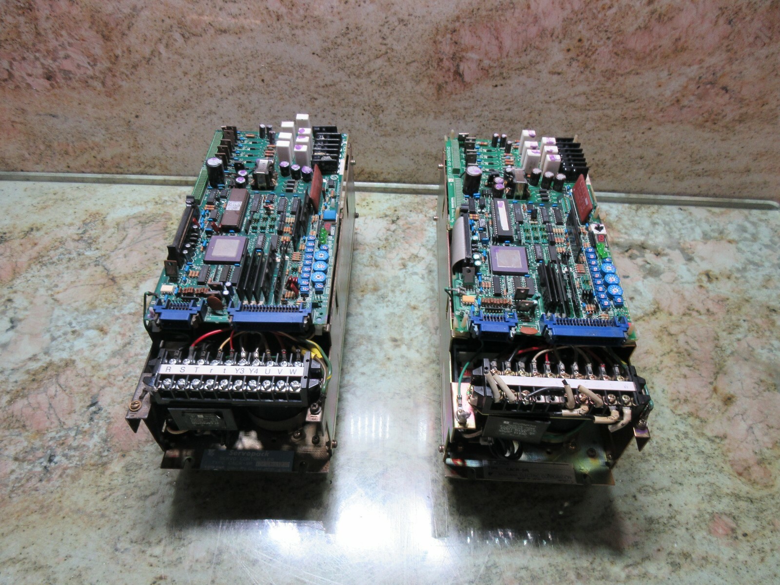 YASKAWA SERVO DRIVE CACR-SR 15SZ1SSY232 NP-D3711 DF8203416-F0 WARRANTY EACH 1