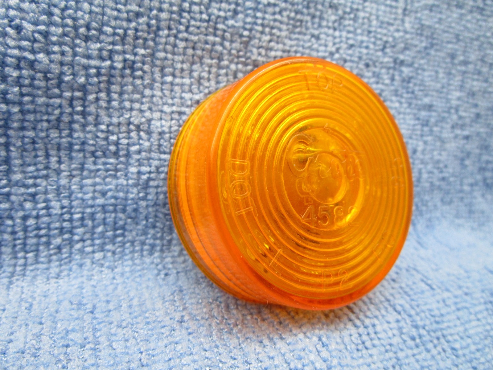 Grote 4582 Clearance Lamp AMBER 2″