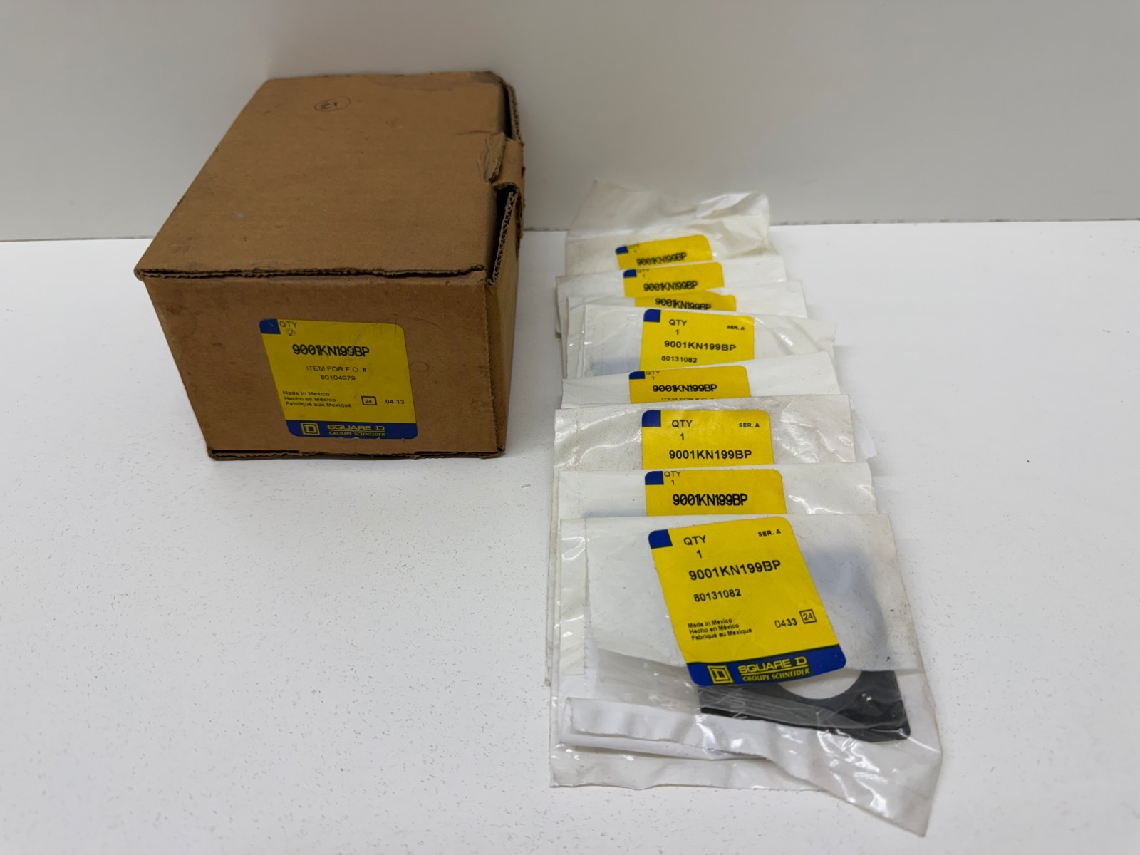 LOT OF (8) NEW OLD STOCK! SQUARE D PUSHBUTTON LEGEND PLATES 9001KN199BP