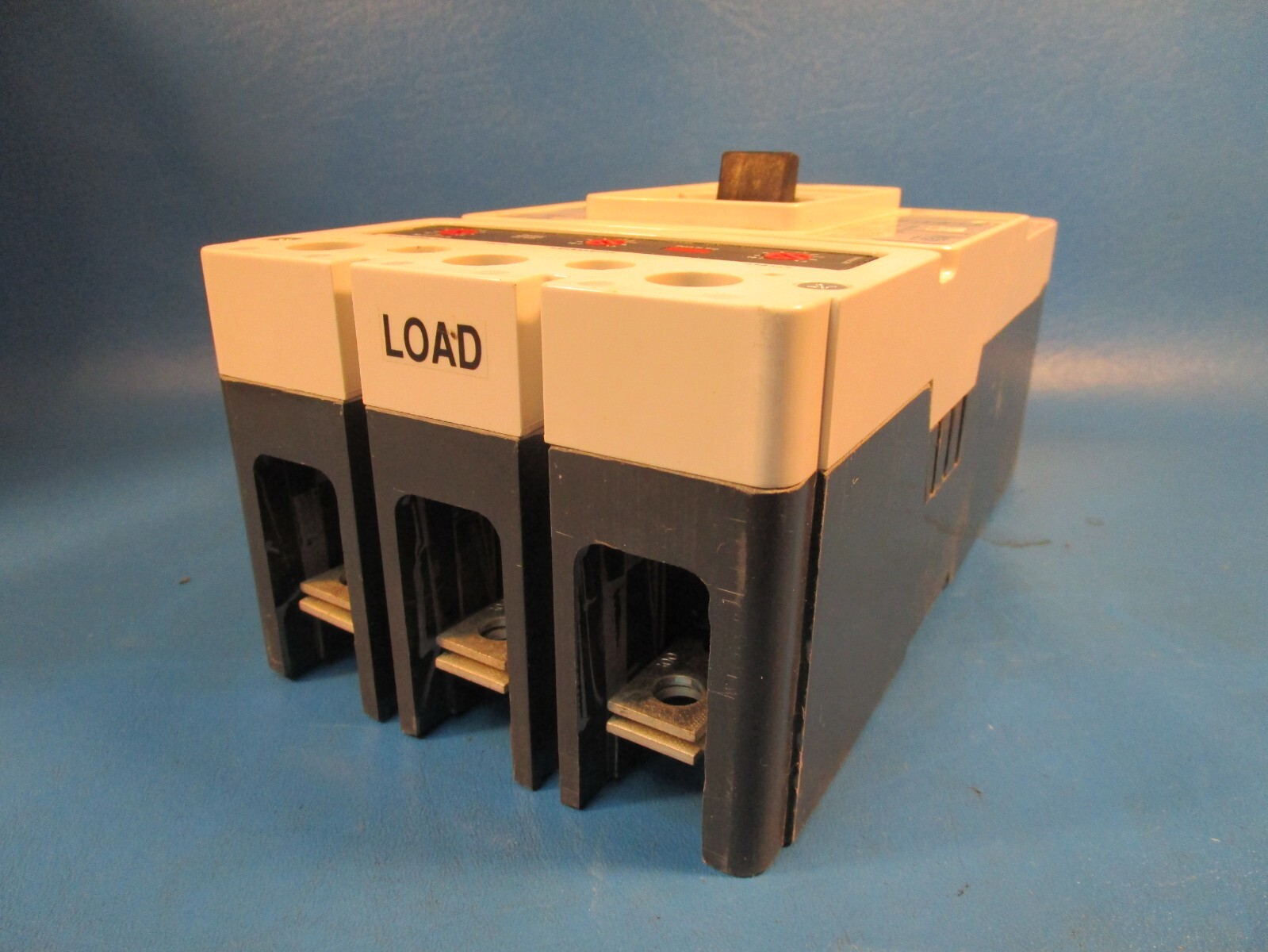 Eaton HKDDC3300WF01, Molded Case Breakers (MCCBs) HKDDC 3P 300A 600V 50/60Hz 3Ph
