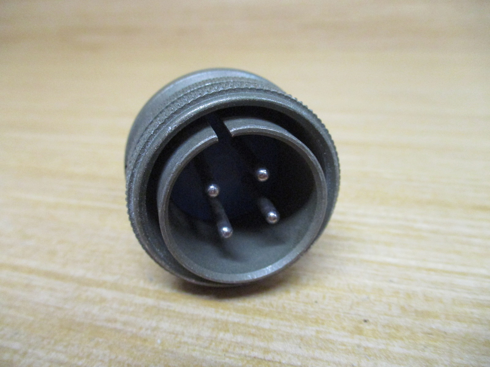 Amphenol 3108B-20 90° Circular Connector 3108B20