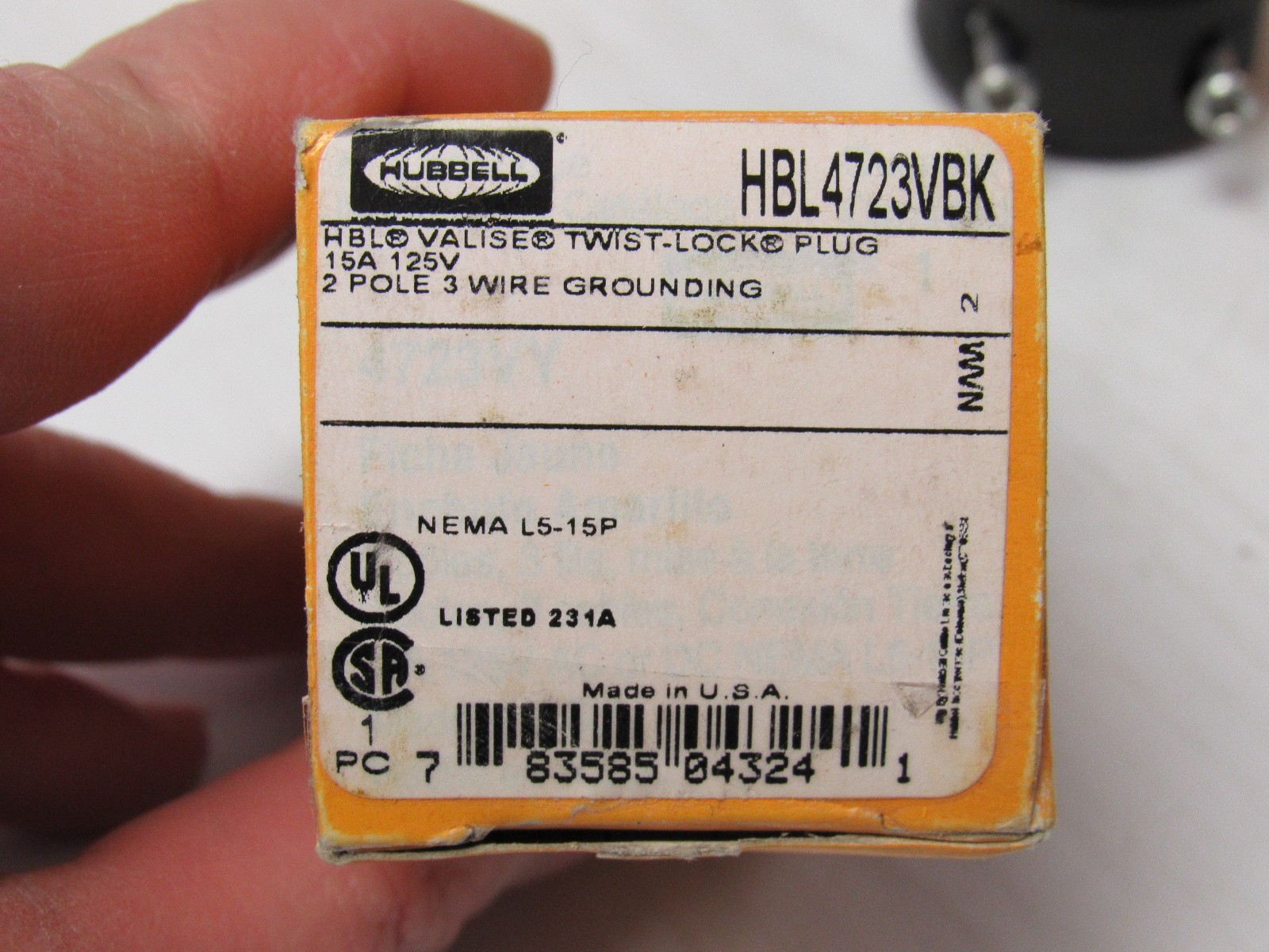 (5) HUBBELLTWIST LOCK TURN & PULL PLUG HBL4723VBK 15 AMP A 15A 125V 2 POLE 3W