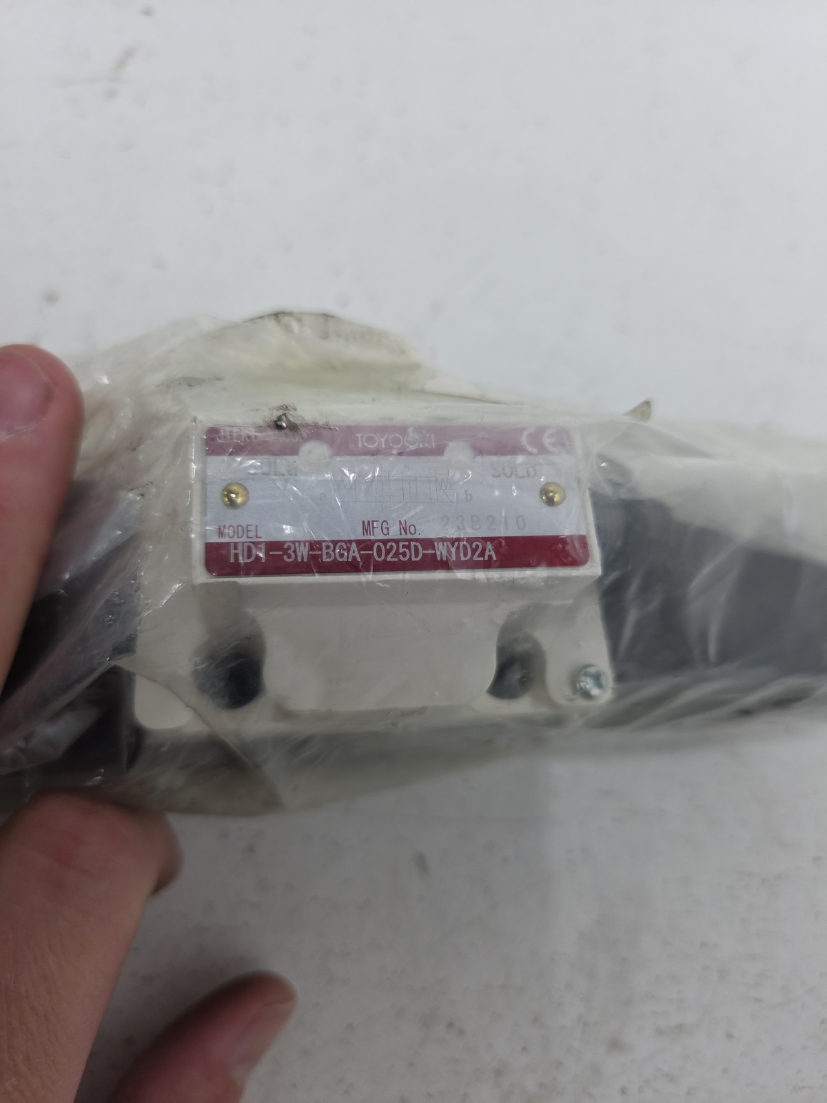 TOYOOKI HD1-3W-BGA-025D-WYD2A **NOS**