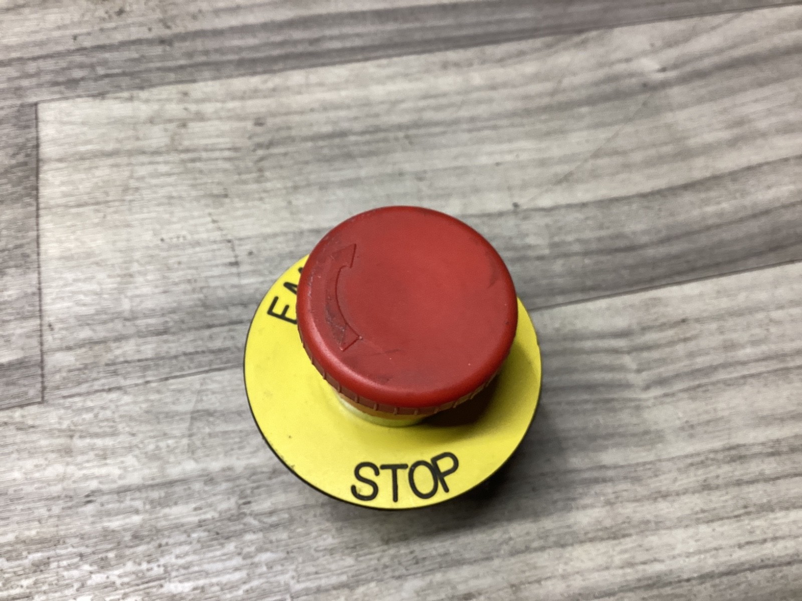 Red EMERGENCY STOP PUSH TWIST BUTTON ECX1030 #117N78