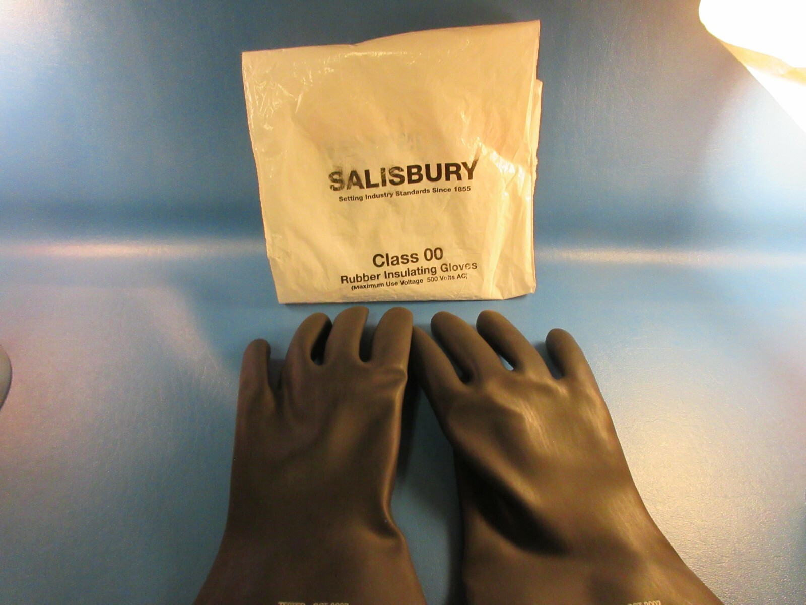 Salisbury E0011B/9 Black Lineman’s Gloves, Size 9, 500 Volts AC Class 00