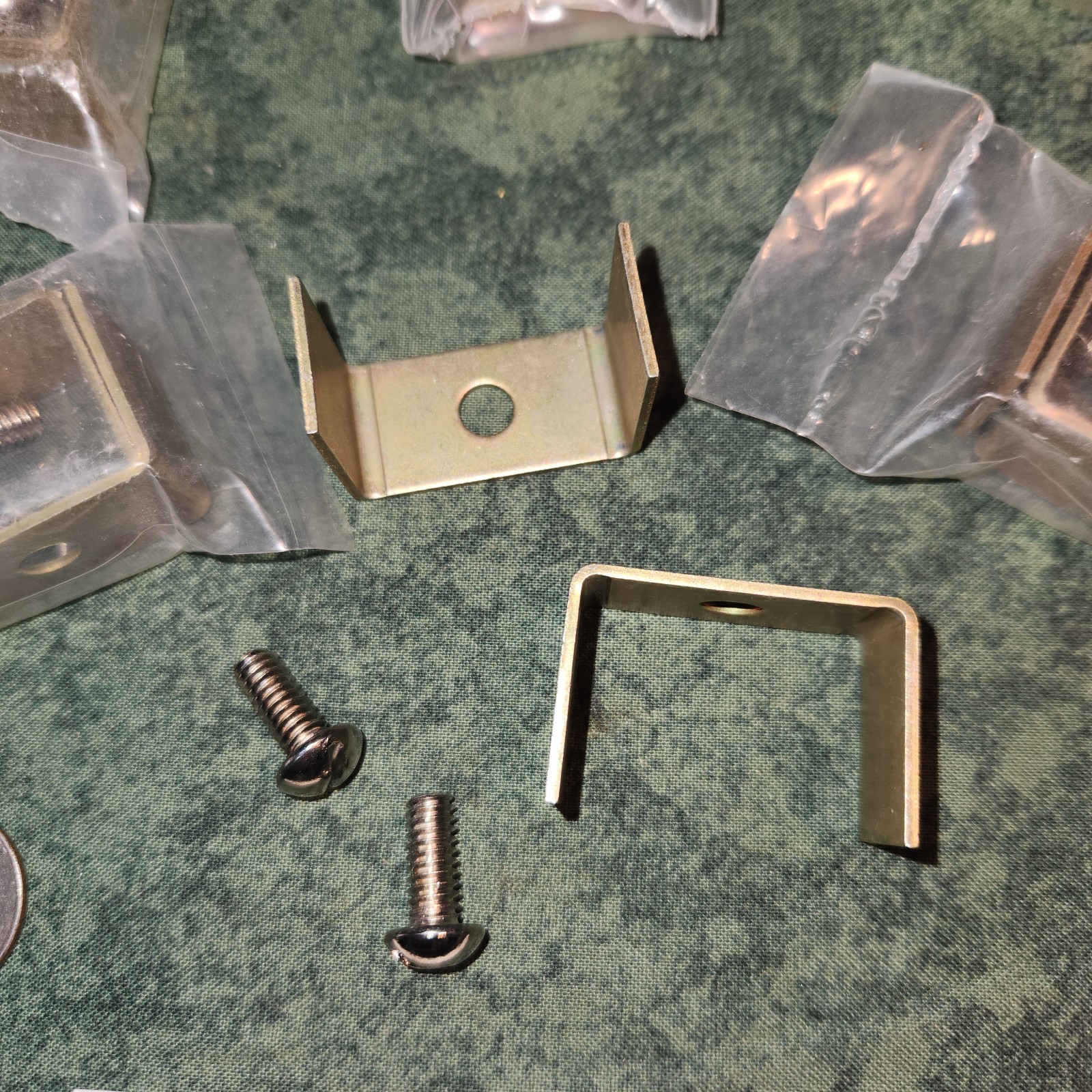 U Shape Metal Mounting Bracket for Dwyer Flow Tube Gauges (43251-21-C2)