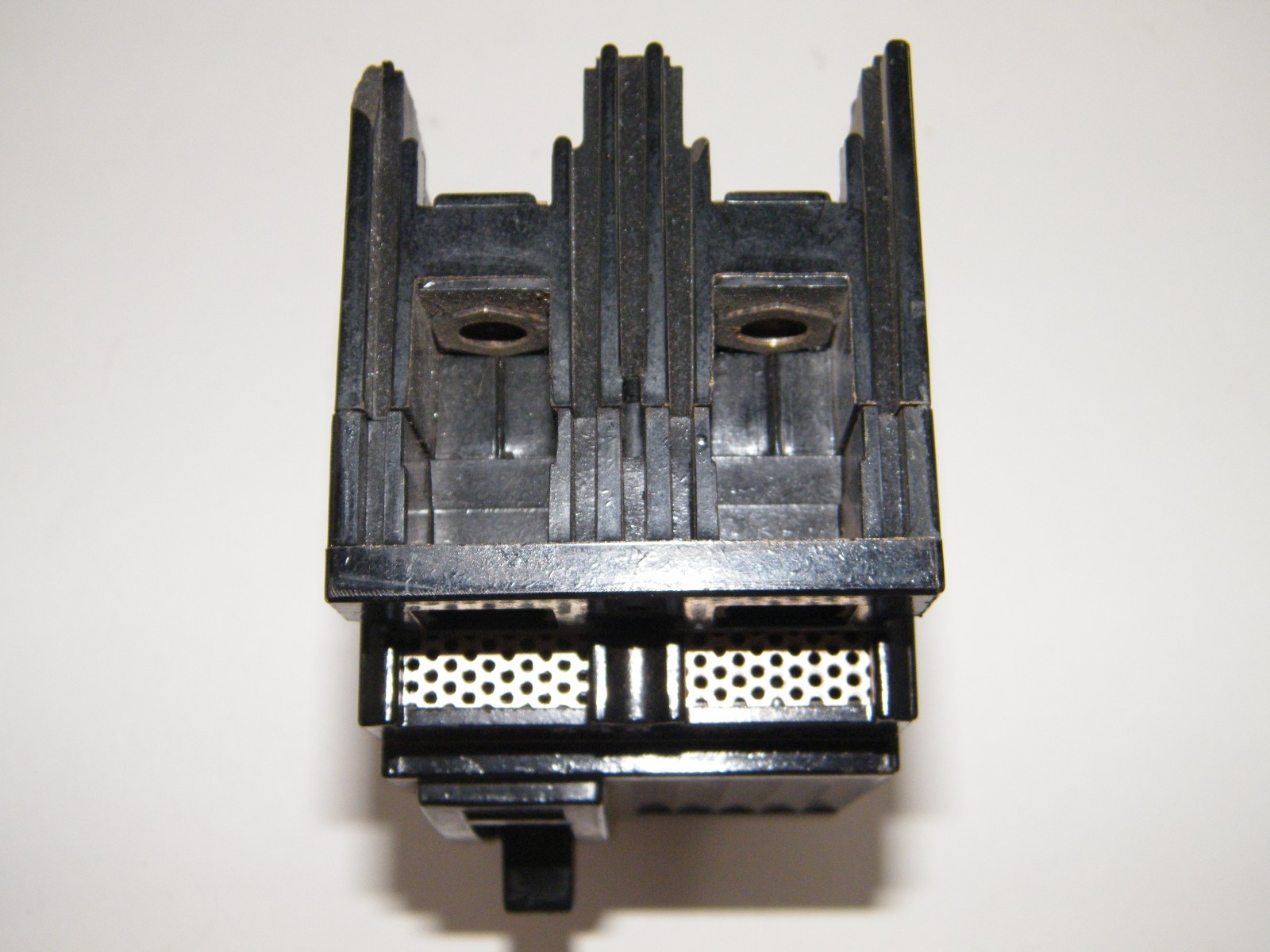 GENERAL ELECTRIC / GE 2 POLE CIRCUIT BREAKER 20AMP 240v ac, TE122020 125-250v dc