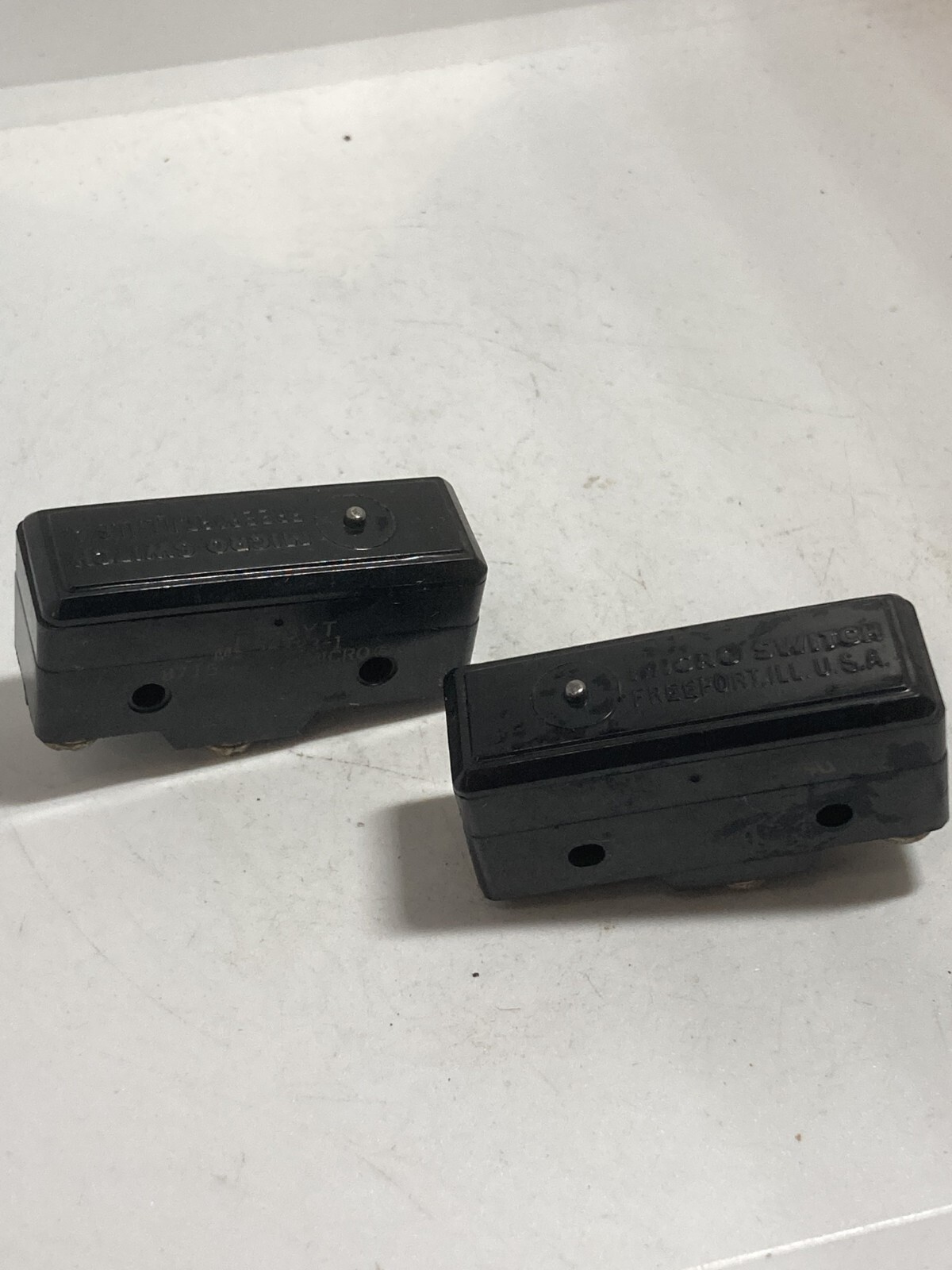 HONEYWELL BZ-3YT LIMIT SWITCH MICRO SWITCH 5A 250VAC PIN PLUNGER (LOT OF 2)