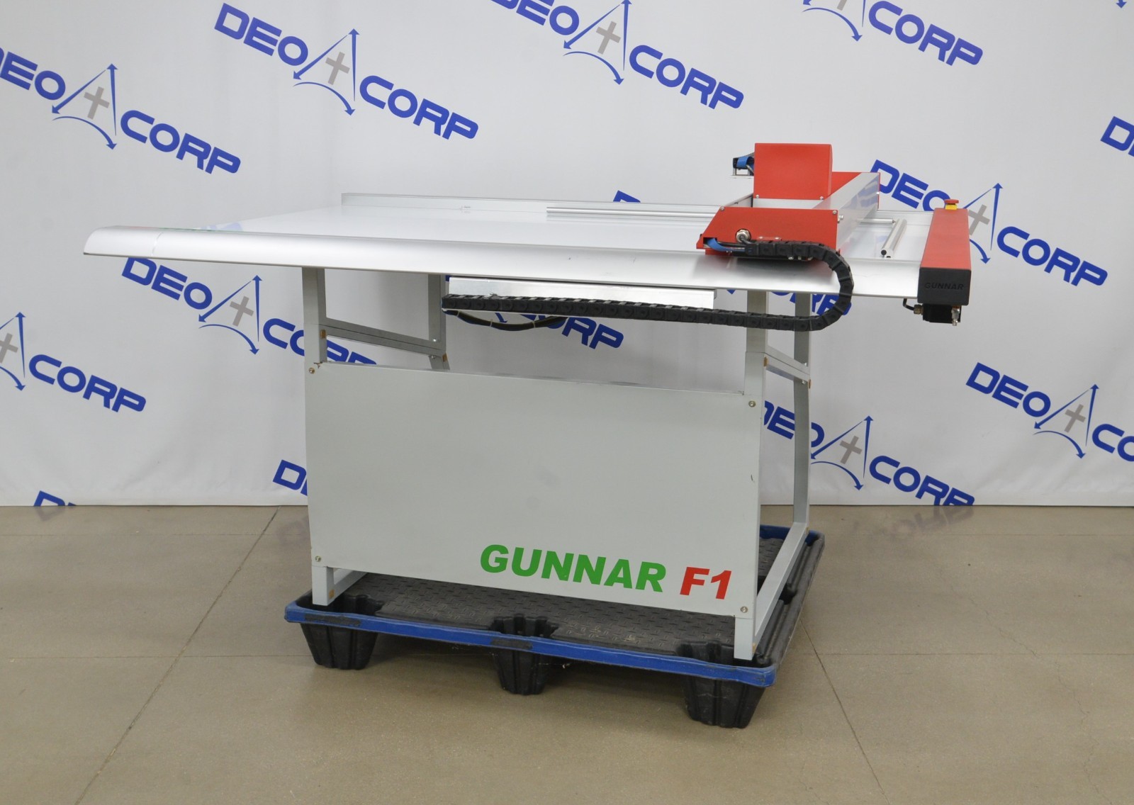 Gunnar F1-XL Hybrid CMC Computerized Mat Cutter