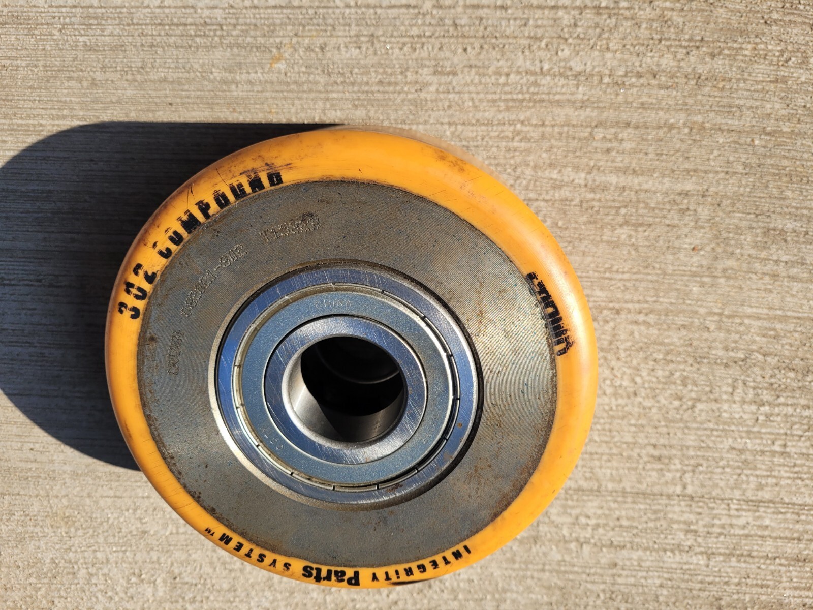 CROWN FORKLIFT WHEEL 302 COMPOUND ORANGE INTEGRITY PARTS SYSTEM