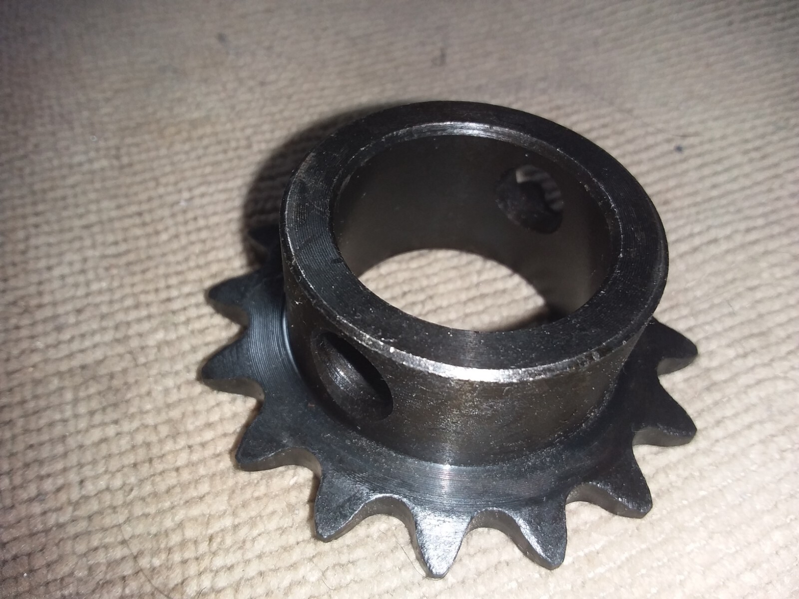 H35B16-1″ 1 Inch Shaft Round Bore Sprocket # 35 Roller Chain 16 Tooth