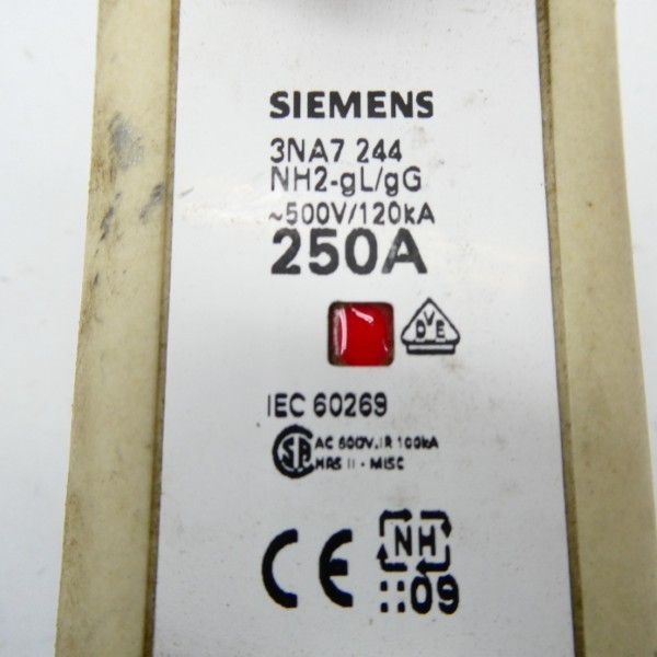 SIEMENS 3NA7244 500V 250A NSNP