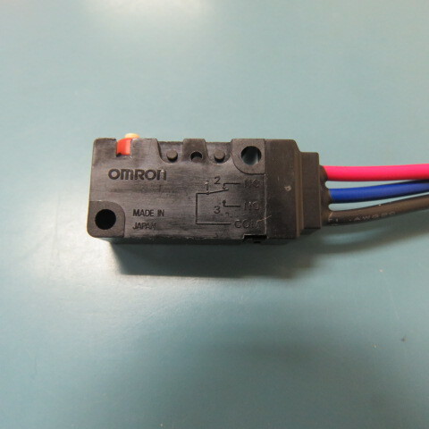OMRON D2VW-5-1MS Qty of 4 per Lot Switch SPDT Chassis Mount