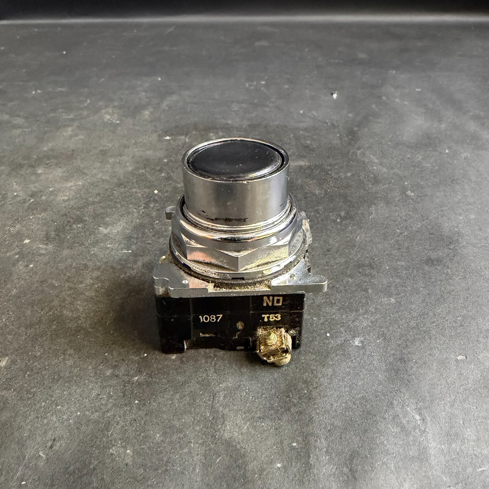 CUTLER HAMMER 10250T BLACK PUSHBUTTON ($15 OBO)