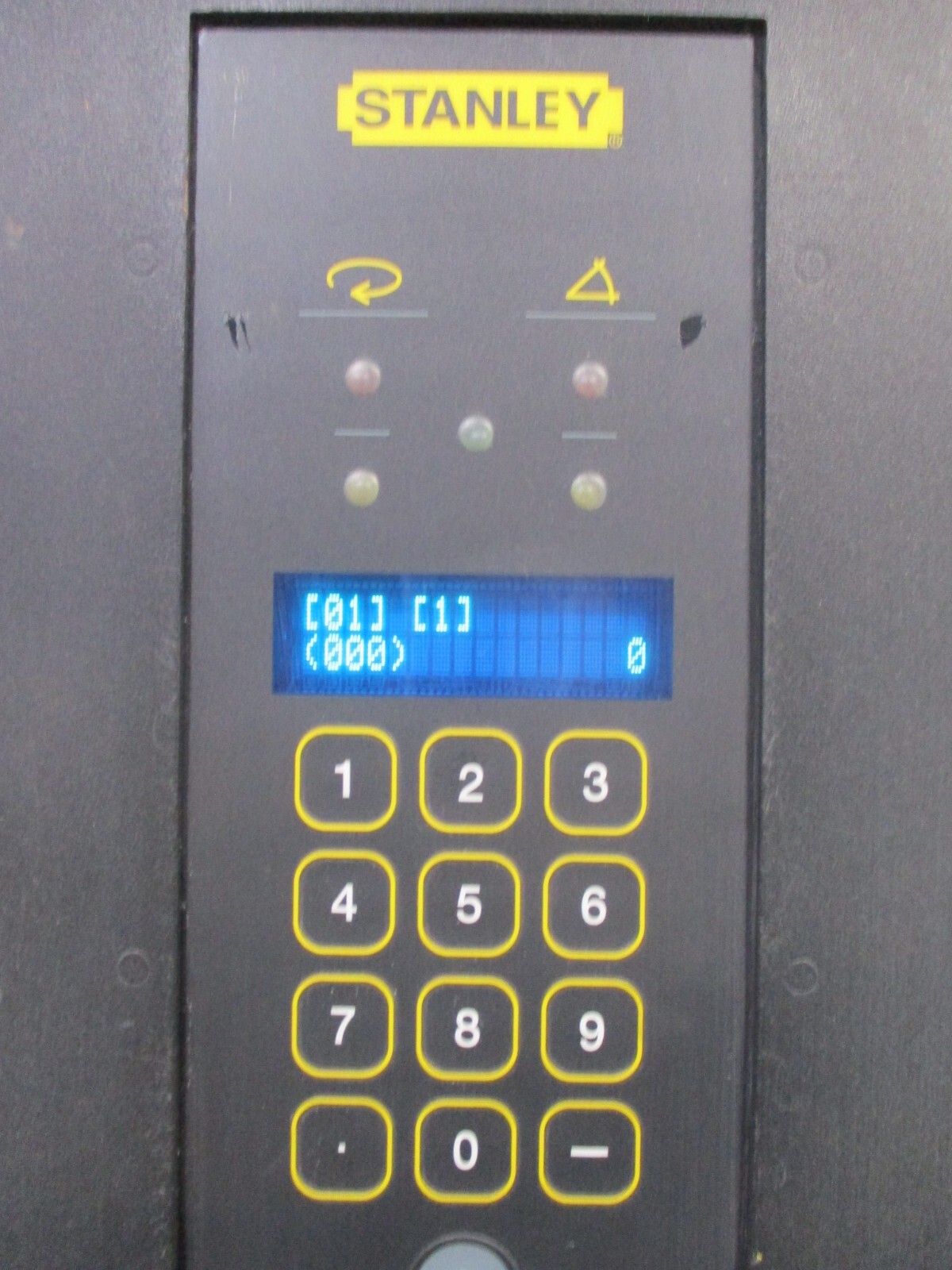 Stanley Q2001-010-001 DELTA GEN 2 Nutrunner Controller 120/220V 10A 1PH