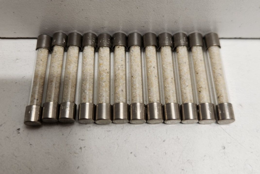 LOT OF 12 NEW NO BOX! FSP 6.3A 500V FUSES M63A500V
