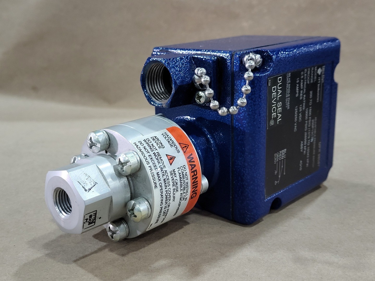 ITT Industries 200-1500 psig Adjustable Pressure Switch 200P13C3