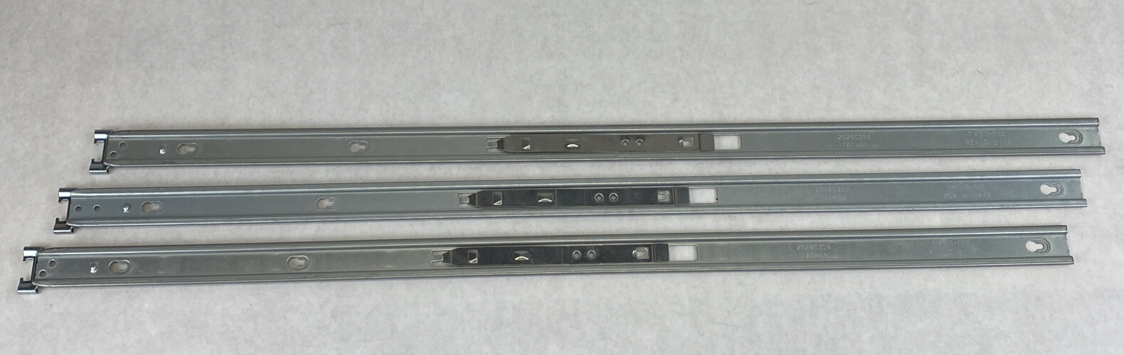 Server rail drawer slides 714515-002 REV D 2117 20290359 27-5/8″ x 1″ Lot of 3