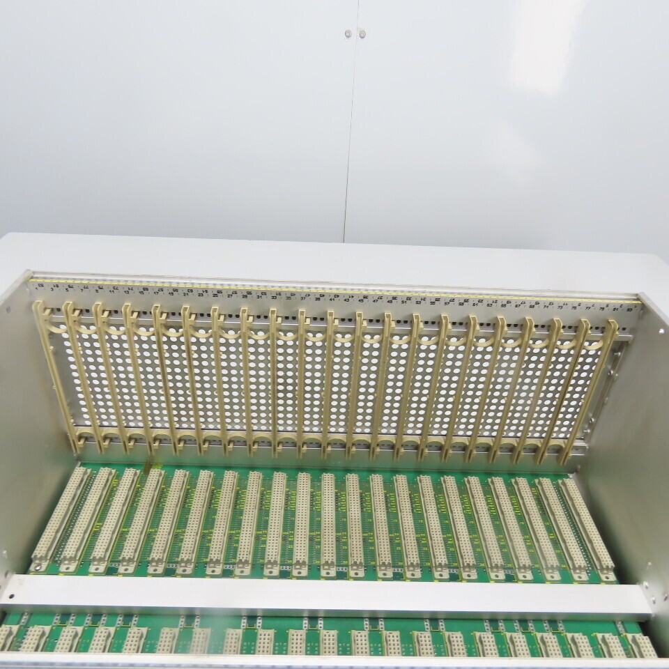 PLC-ZENTRALGERAT 24.002260 Uni-Pro90 UME-RW B21.008338-01341 Slot Rack Chassis