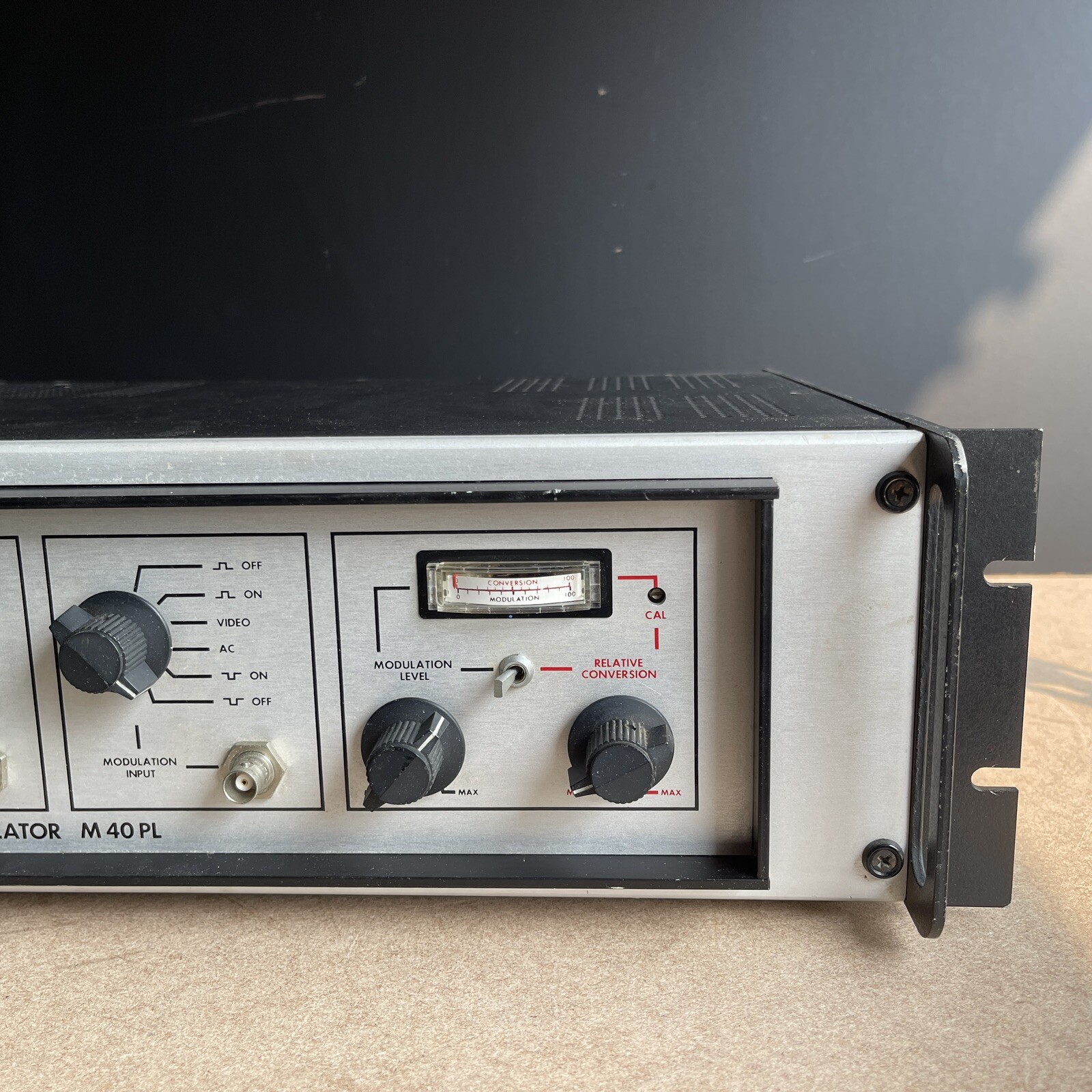 Vintage Zenith Radio Research MD 300 Acousto-Optical Driver and Modulator M40 PL