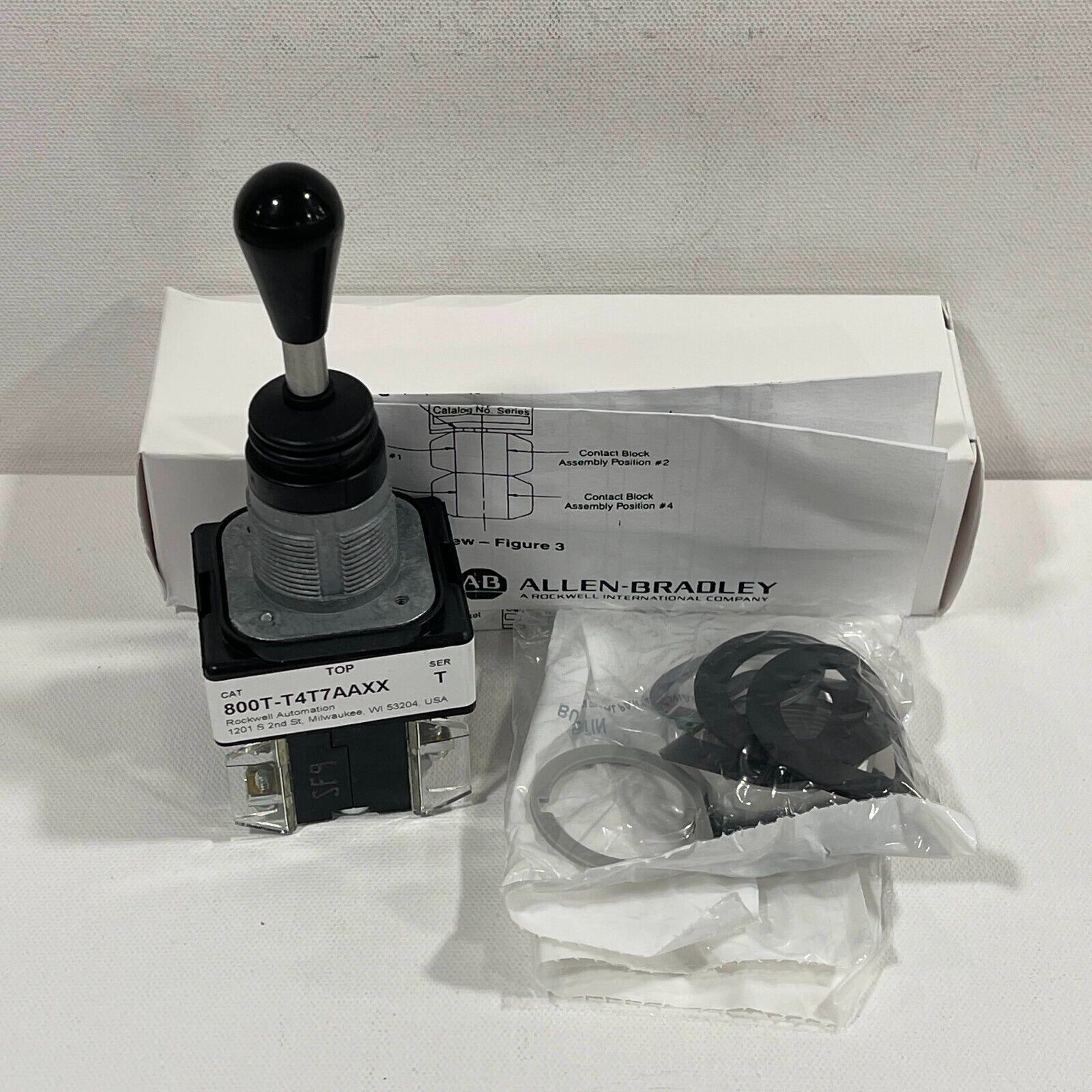 New! Allen Bradley 800T-T4T7AAXX 30mm Toggle Switch Four-Way Ser T Type 4,13