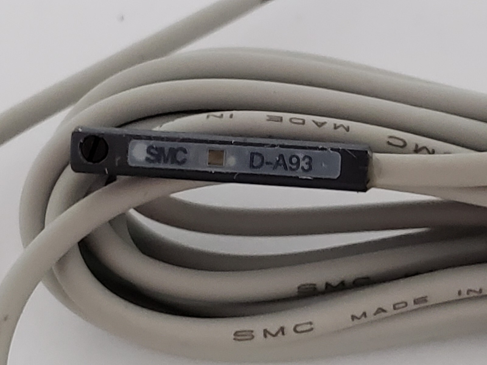 SMC D-A93 MAGNETIC REED SWITCH SPST-NO 5/40mA 24VDC 2 WIRE RED LED NNB