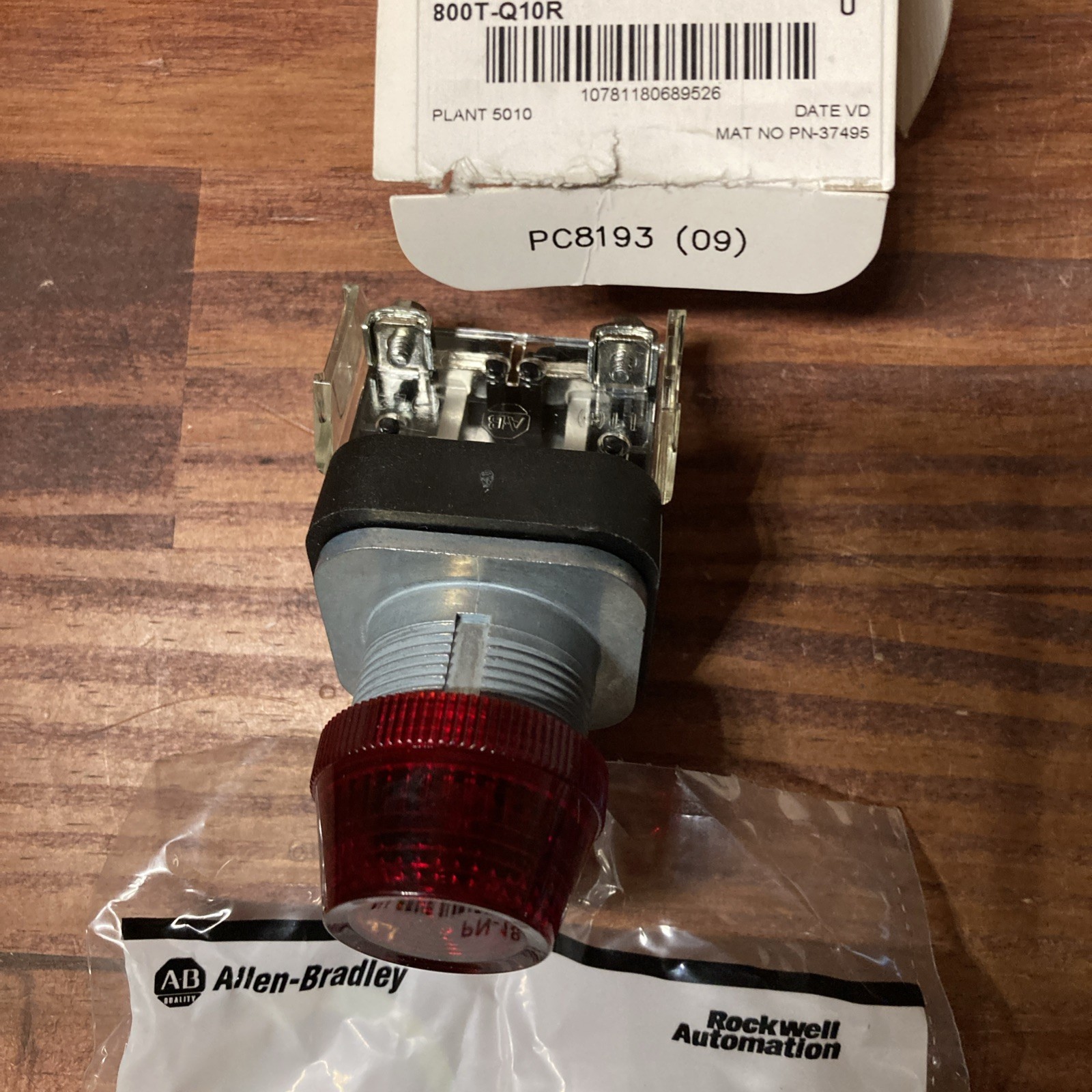 Allen Bradley 1x 800T-Q10B & 1x 800T-Q10R Pilot Light.