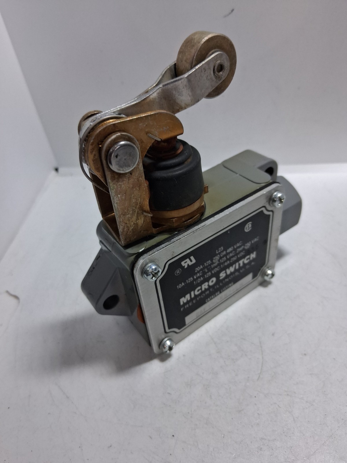 HONEYWELL BAF1 2RN2-LH LIMIT SWITCH 20A 125/250 OR 480VAC ROLLER ACTUATOR NNB