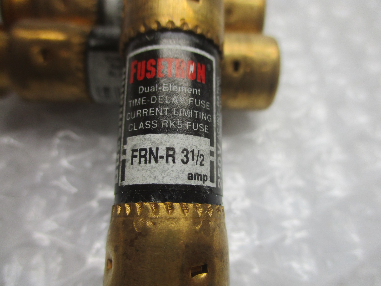 FUSETRON FRN-R-3-1/2 FUSE BLACK LOT OF 5 NSNP