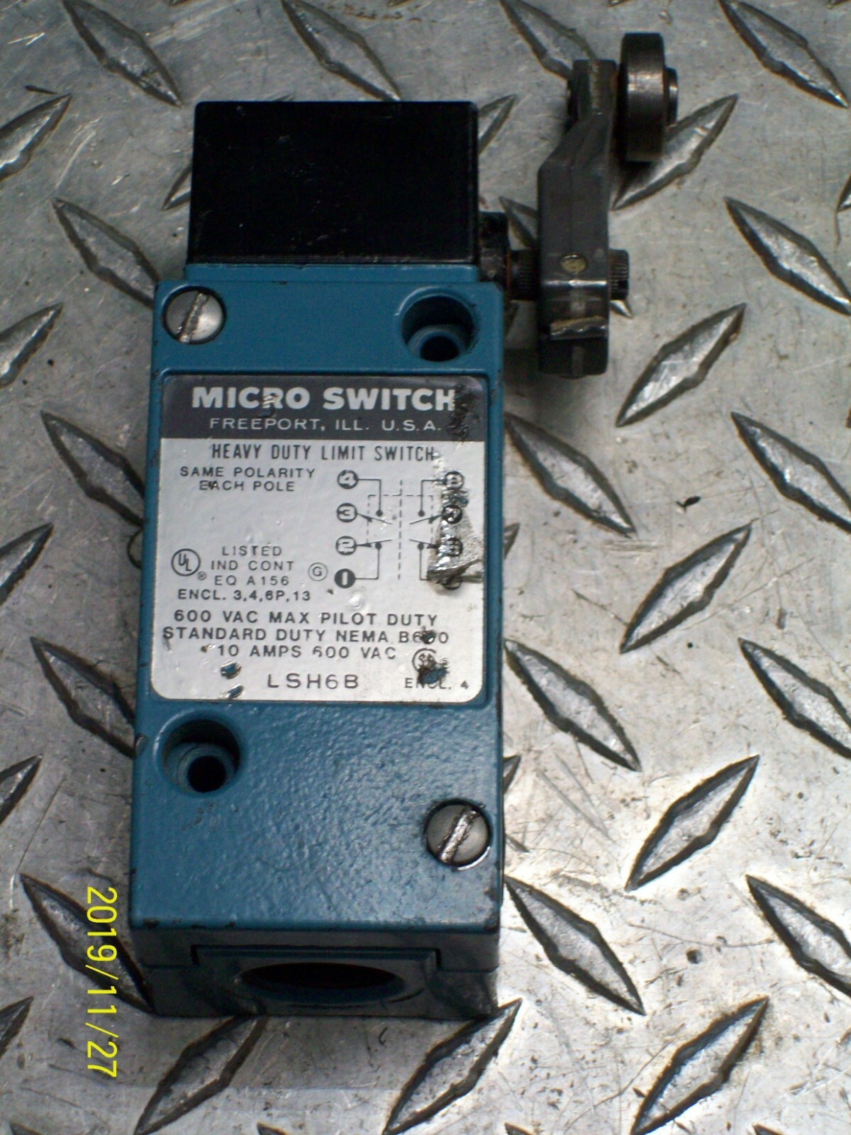 MICRO SWITCH LSH6B LIMIT SWITCH with LSZ1H ROLLER LEVER OPERATOR HEAD