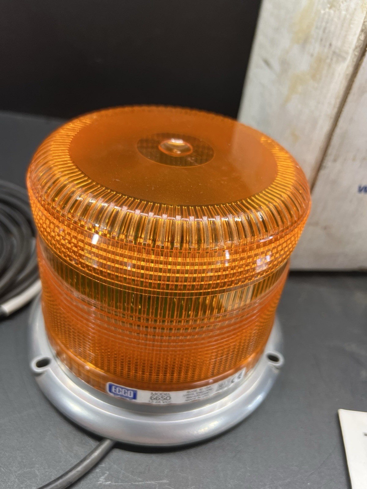 ECCO STROBE BEACON 6650 AMBER 3 BOLT 12-24 VDC NOS