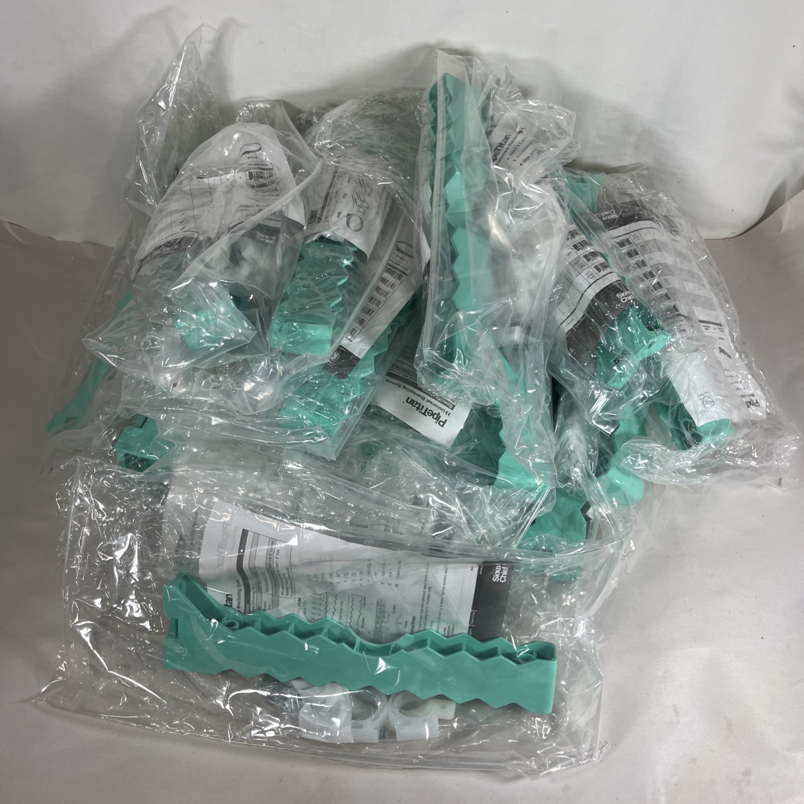 Sioux Chief 570-10 PipeTitan Plus 5 Kit – CASE OF 24 – New in Sealed Package