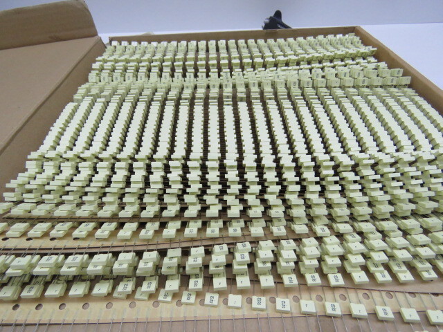 KEMET ELECTRONICS CORP R82DC3220DQ60J Qty of 100 per Lot Capacitor, Polyester M