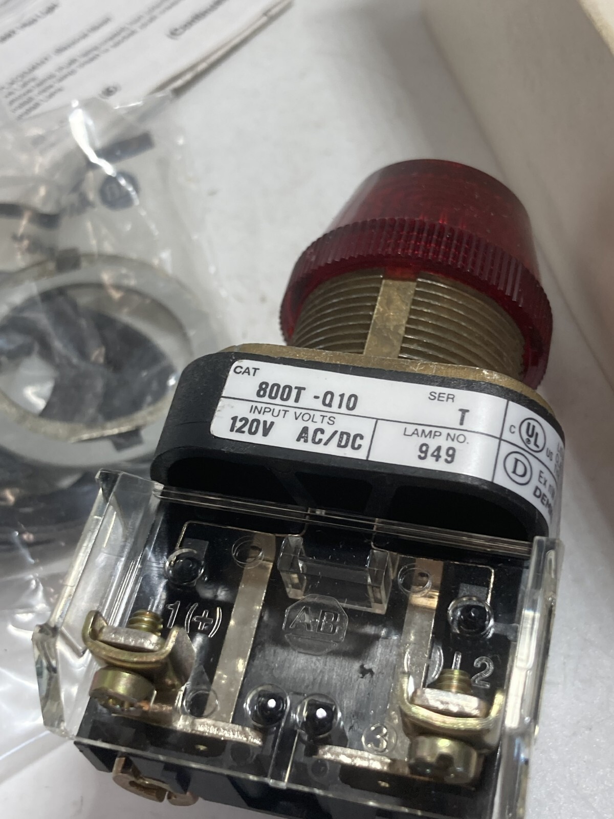 ALLEN BRADLEY 800T-Q10R PILOT LIGHT RED 120V FULL VOLTAGE SERIES T NIB