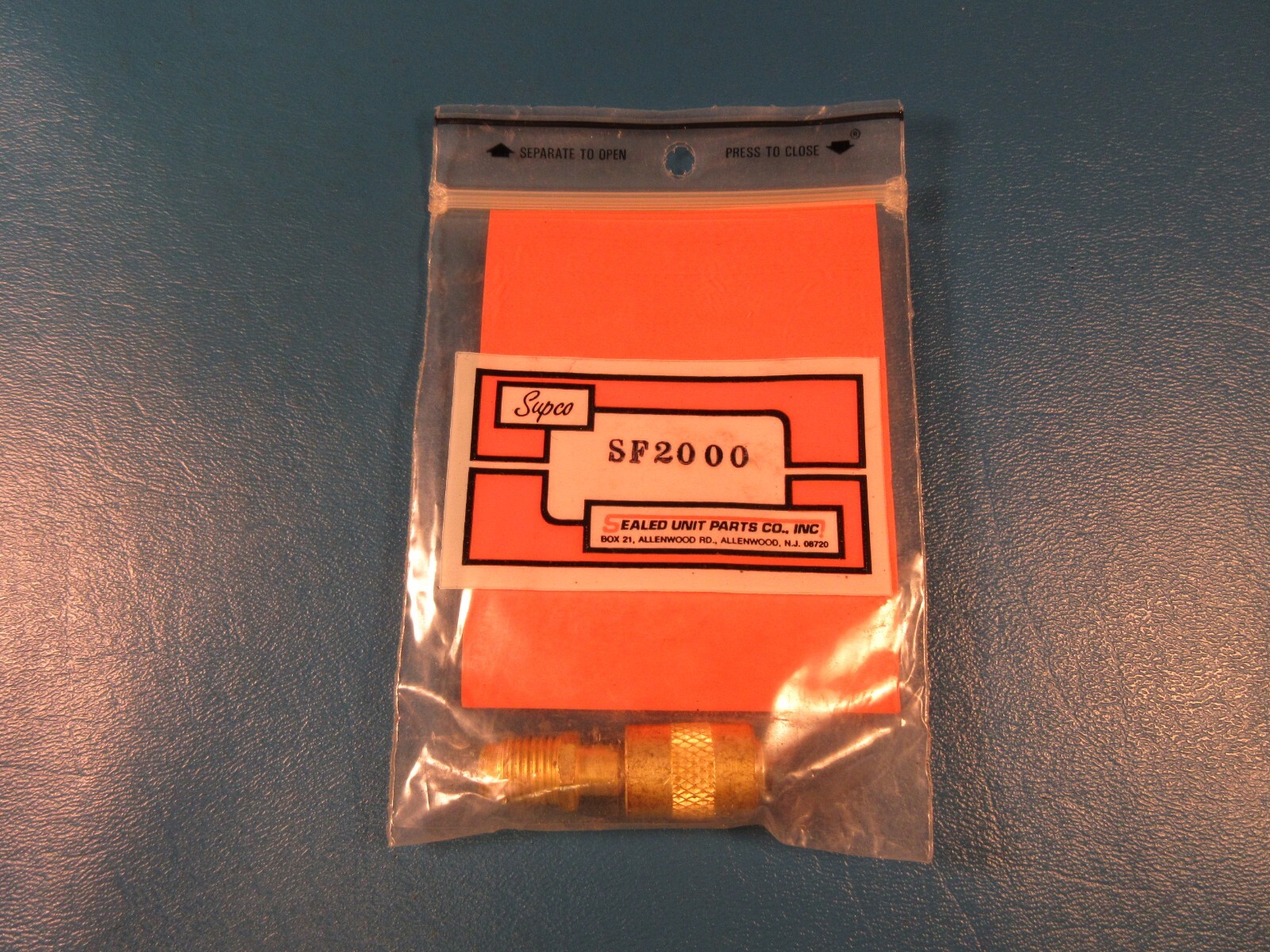 SUPCO SF2000, COUPLER, CORE DEPRESSOR CONNECTING PART, 1/4″ MALE FLARE X 1/4″
