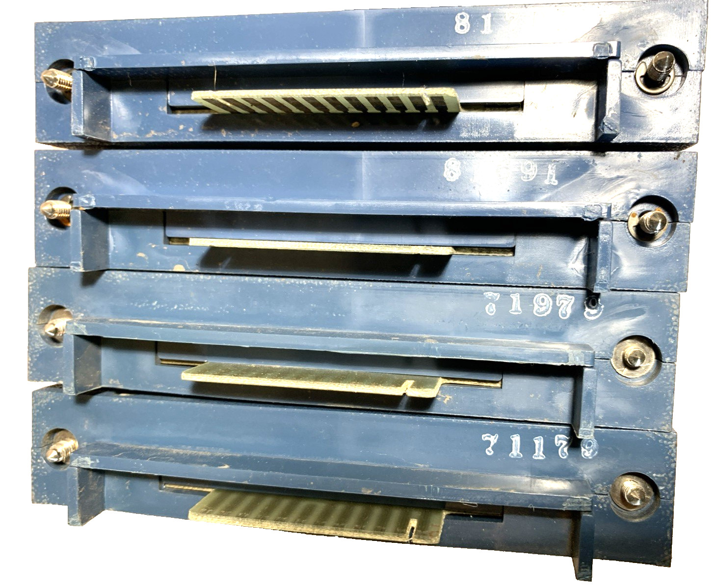 LOT OF 4 ISSC I/O 90AD1B 115 VAC OUTPUT