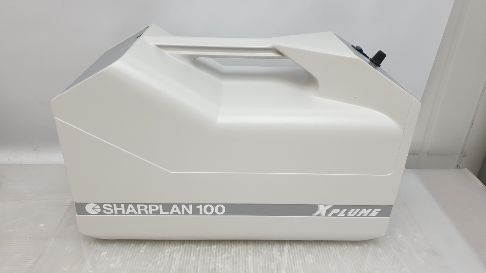 Sharplan 100 Xplume Smoke evacuator