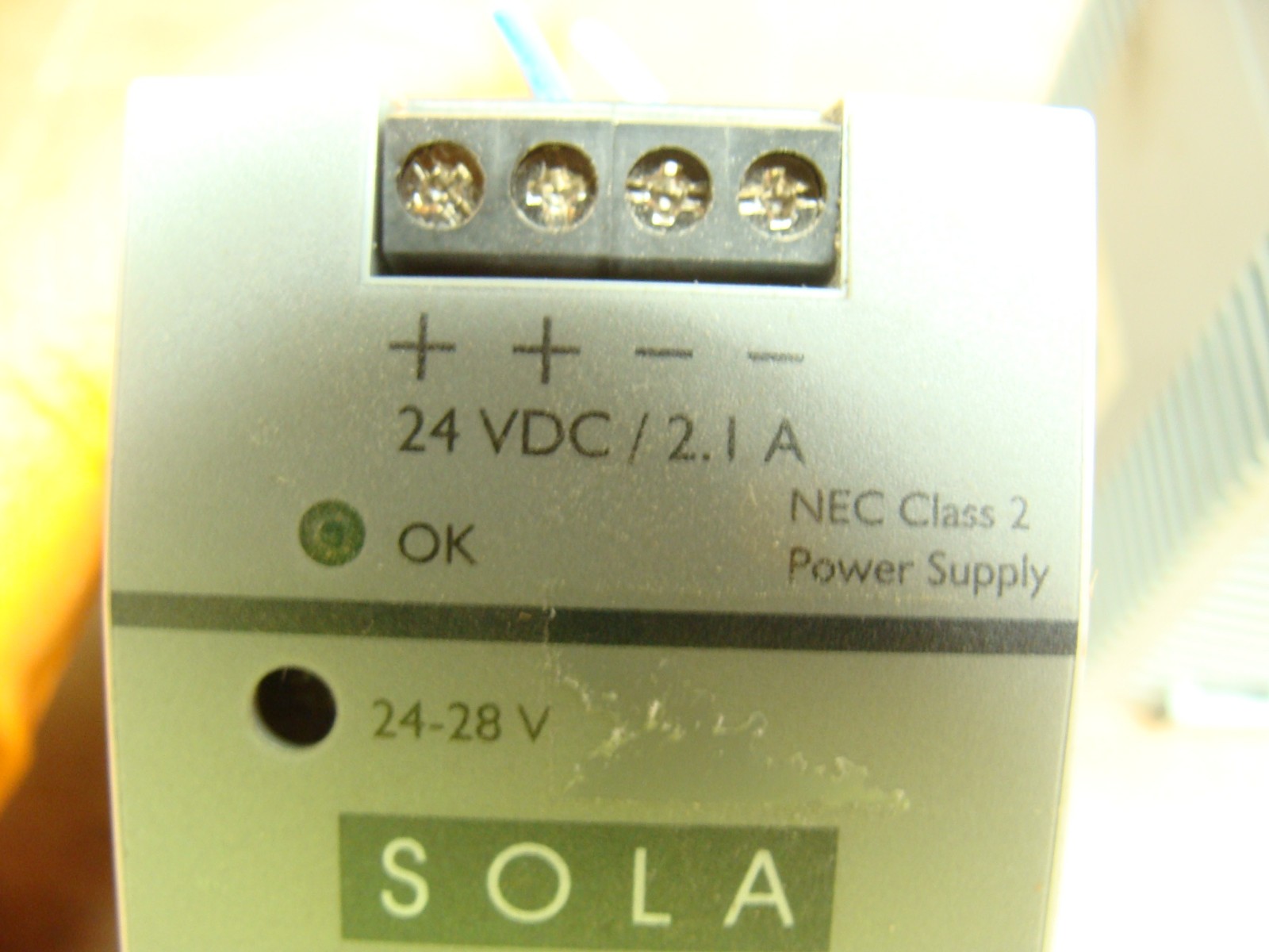 LOT OF 2 SOLA AC TO DC SWITCHING POWER SUPPLIES SDP 2-24-100T OUT: 24VDC / 2.1A