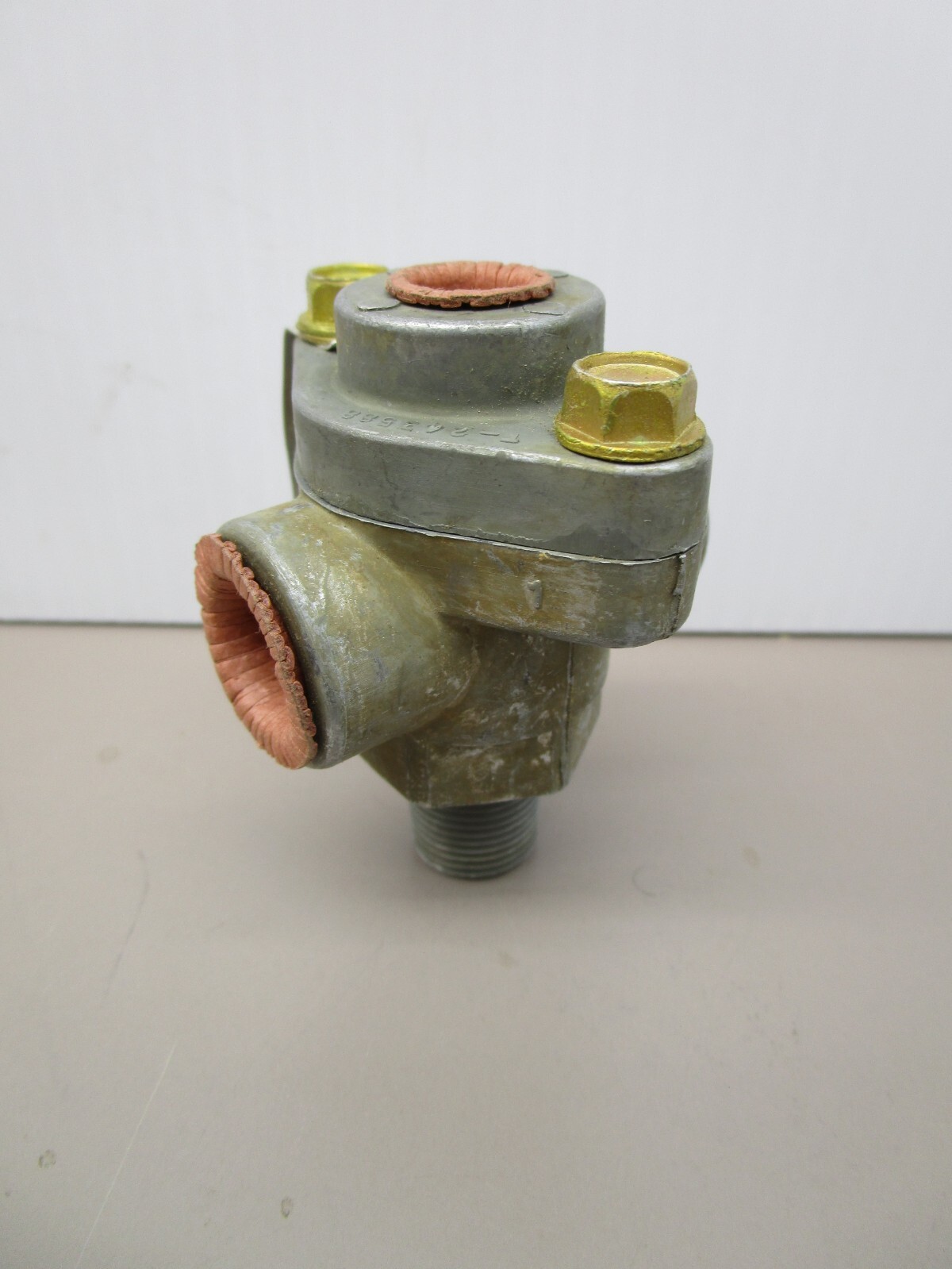 Bendix 278598 DC-4 Double Check Valve for Air Brake Systems