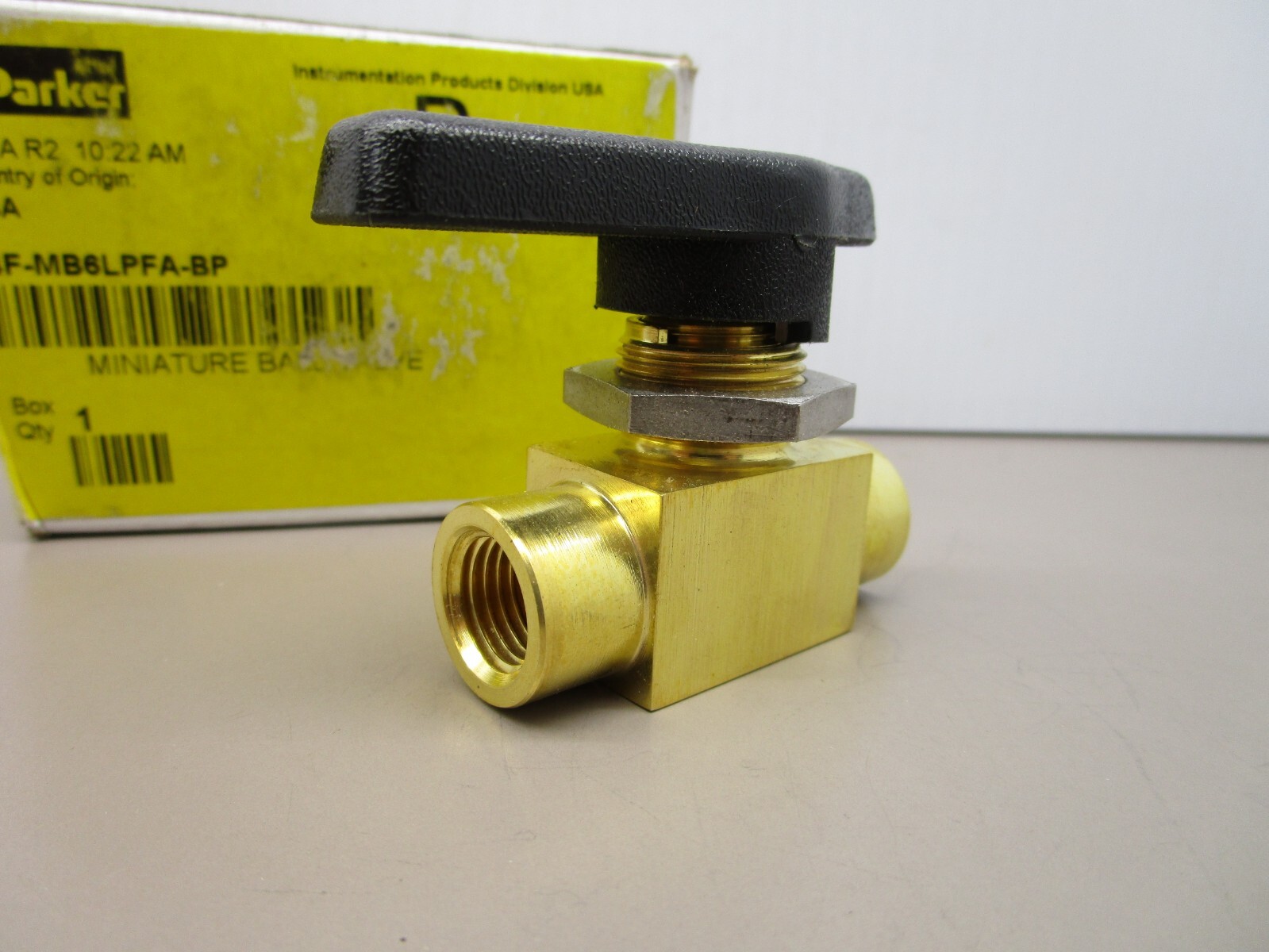 Parker 4F-MB6LPFA-BP Miniature Instrumentation Ball Valve Brass 1/4″ 3000Psi