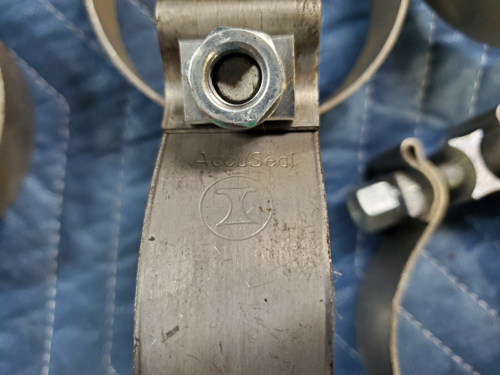 NEW Accuseal 3.50″ Exhaust Band Clamp, LOT OF 5 CLAMPS SHIPS FAST!