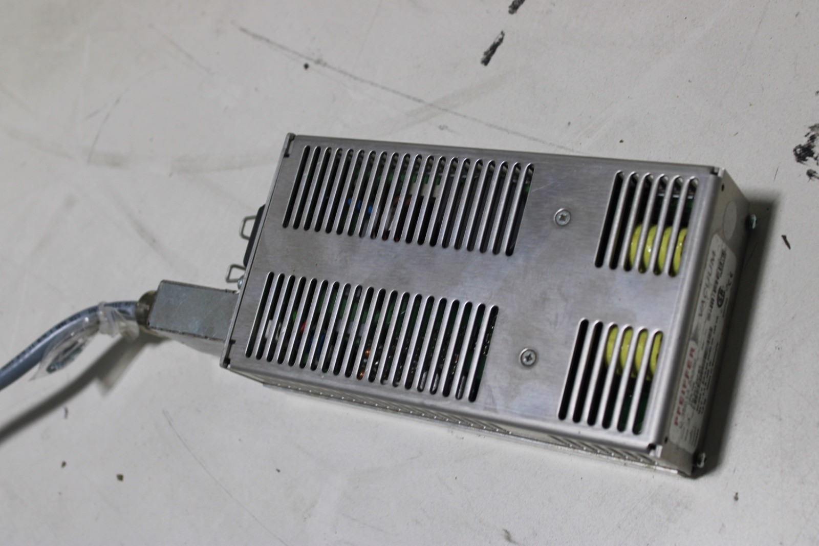Pfeiffer TPS 100 Power Supply
