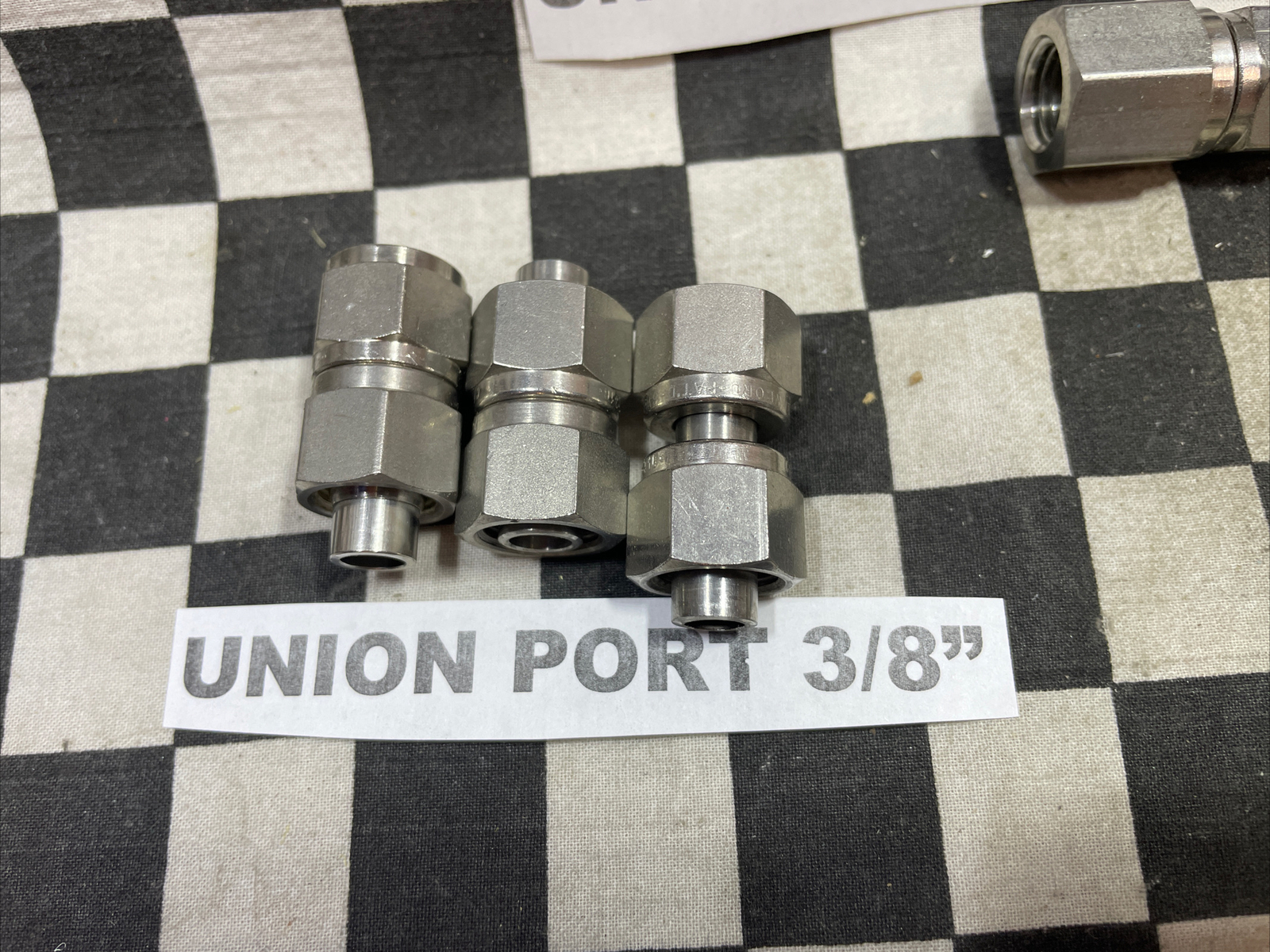SWAGELOK UNION PORT 1/4″ TO 5/8″, SS-401-PC SS-601-PC SS-1011-PC LOT OF 16#128V1