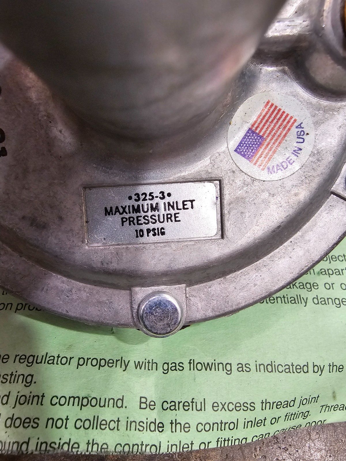 New Maxitrol 325-3 Gas Pressure Regulator 1/2″ NPT 10psig – No Box