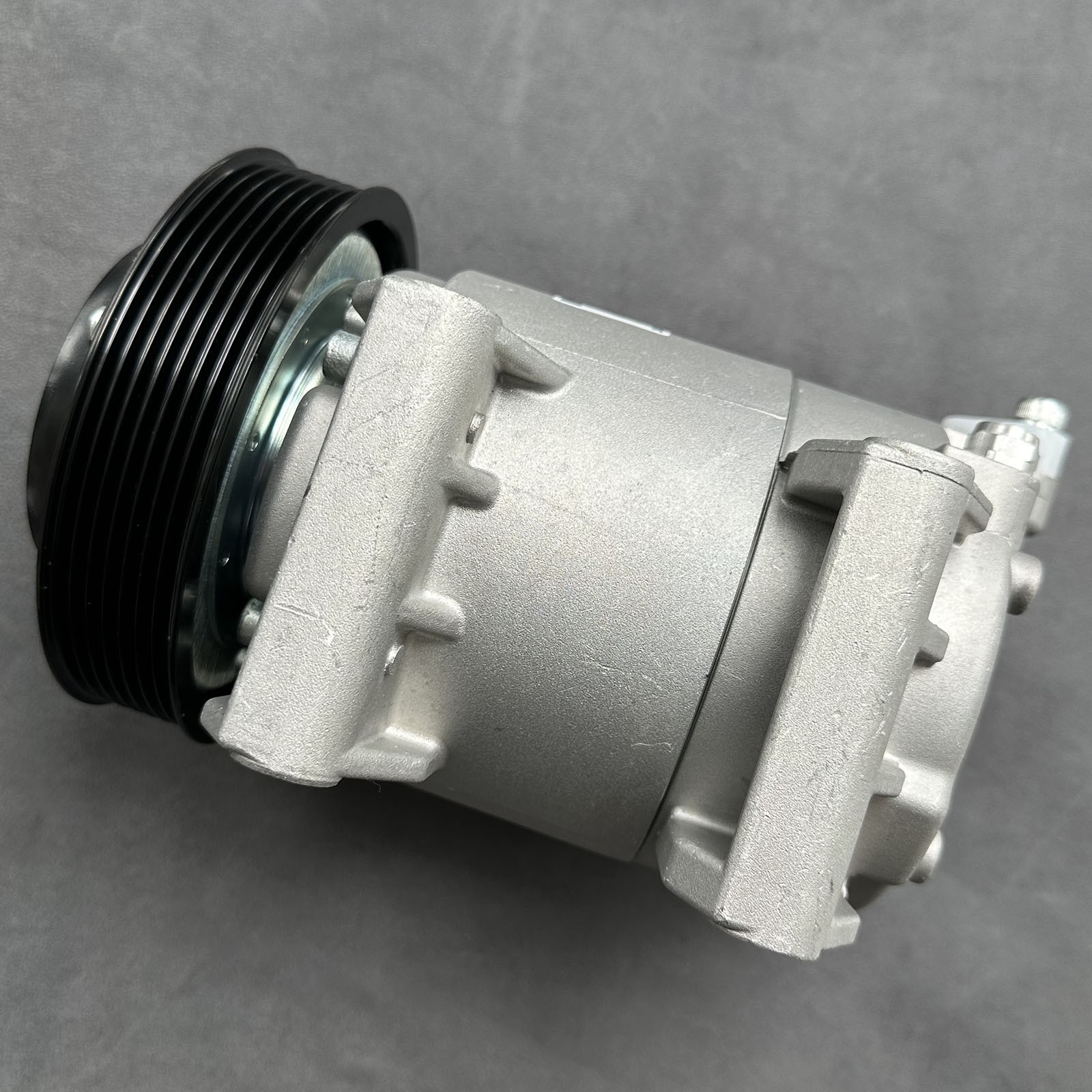Brand New A/C Compressor 92600-4KV0A AD-1185N for Nissan Frontier