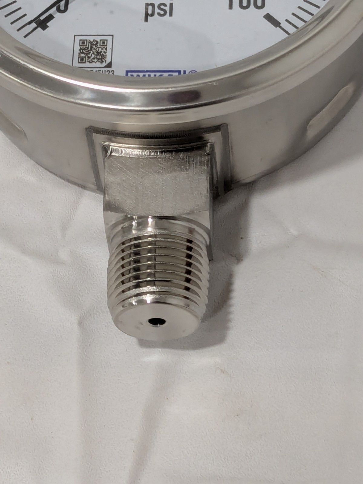 WIKA Pressure Gauge 4″ Dial, 0 to 160 psi, 1/2″ Thread, NPT Lower Mount 9768556
