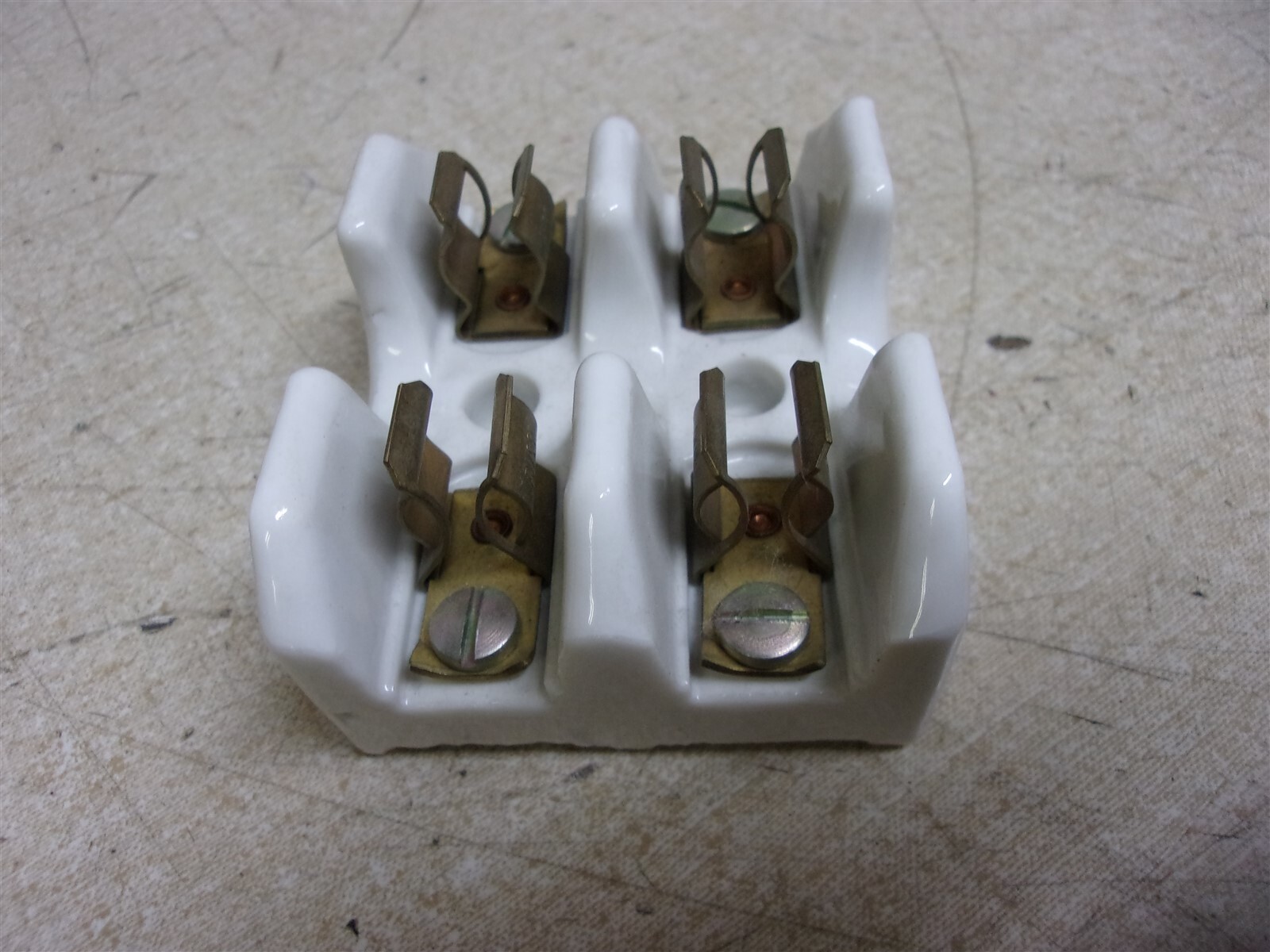NEW Buss 2604 30A 250V 2-Pole Ceramic Fuseholder *FREE SHIPPING*